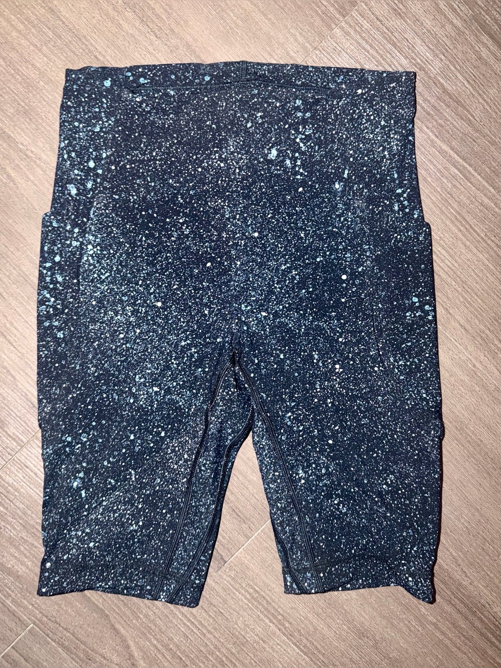 DONATING SOON- LULULEMON W6AM6S Altered Lead The Pack Crop Mineralize Multi 10”